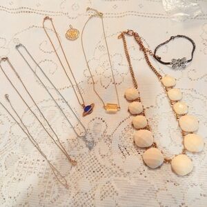 6 pcs Necklace Elegant Cream and Gold Necklace 1 bracelet 1pendant